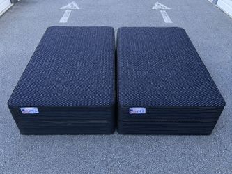 Twin mattress and box spring