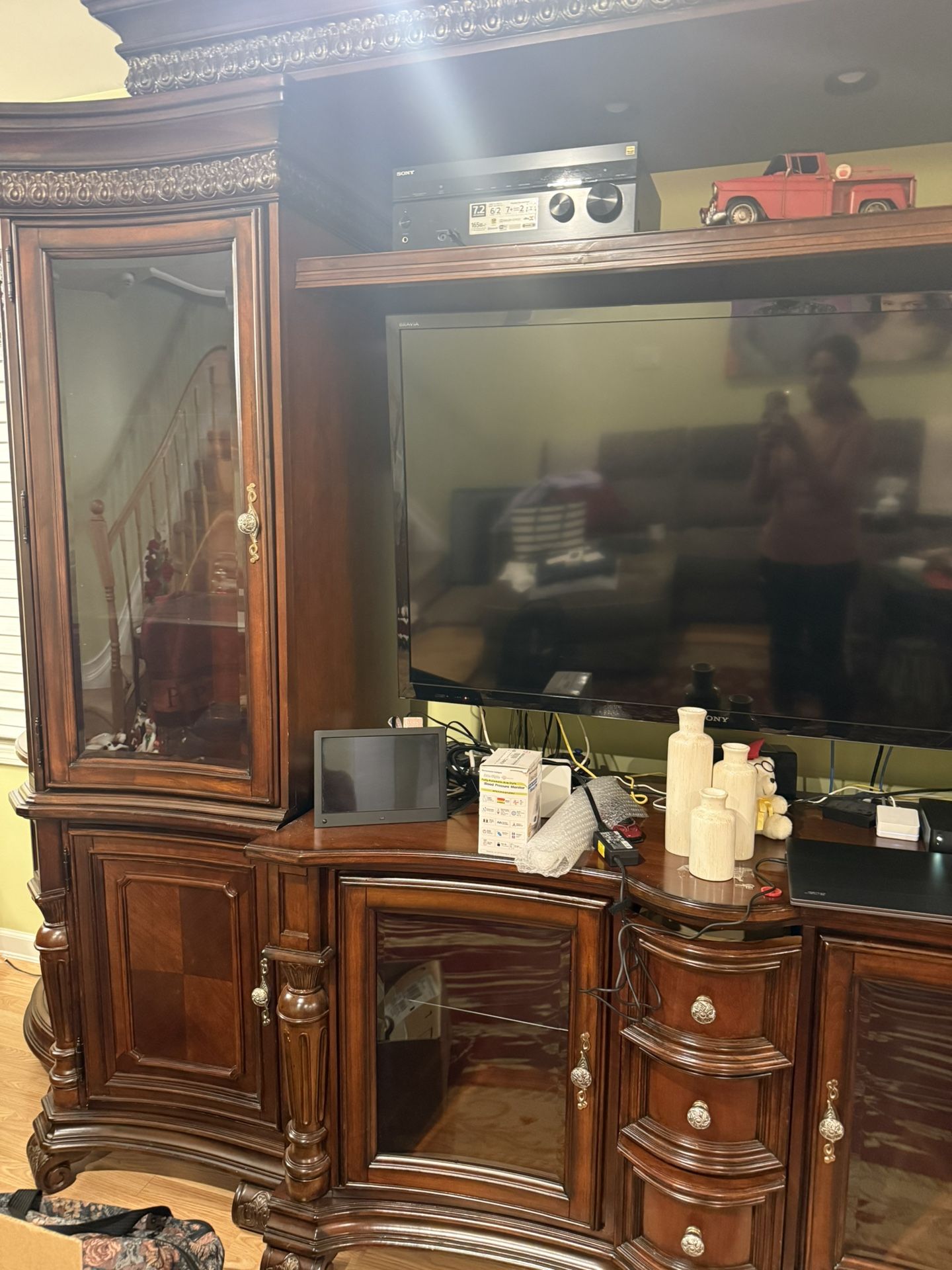 Home Entertainment Center / TV Stand