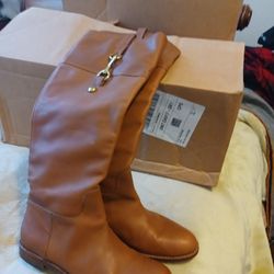 COACH  Size 6 1/2