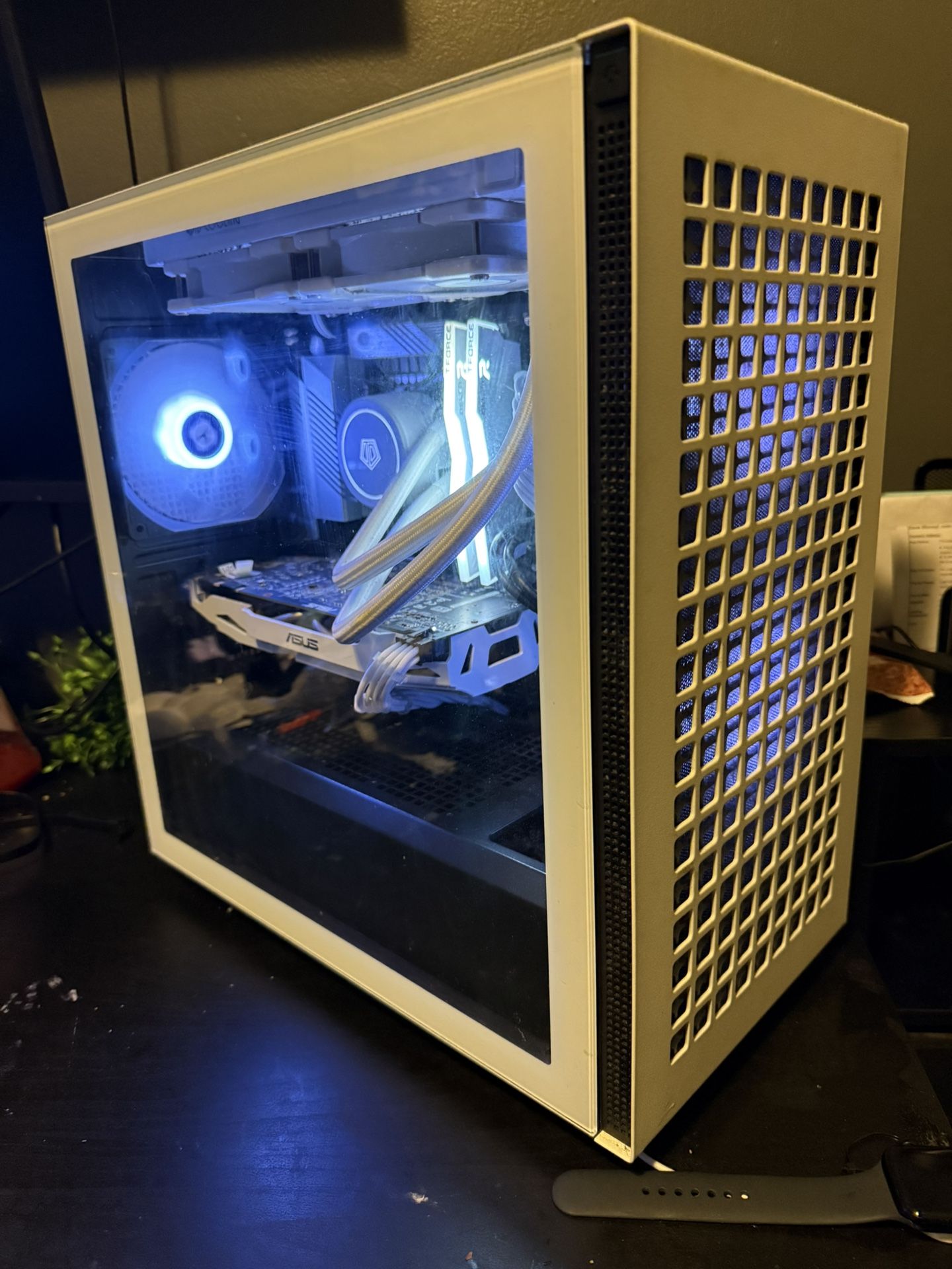 Custom White RGB Gamingy PC – i5-11400F / GTX 1070 / AIO Cooled