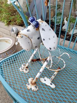 CUTE RUSTY METAL DOG GARDEN DECOR