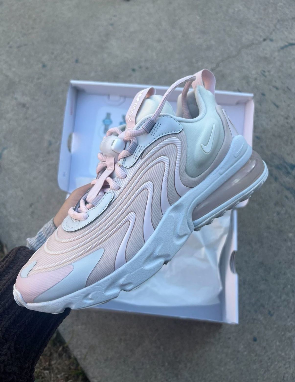 Nike WOMENS Air Max 270 React Eng - Size 7