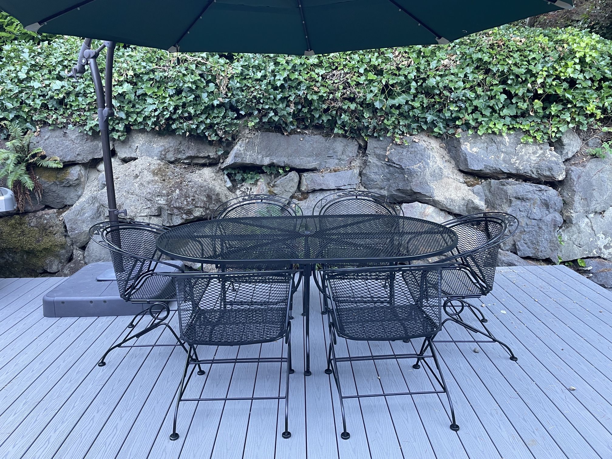 Metal Outdoor Dining Table and Chairs