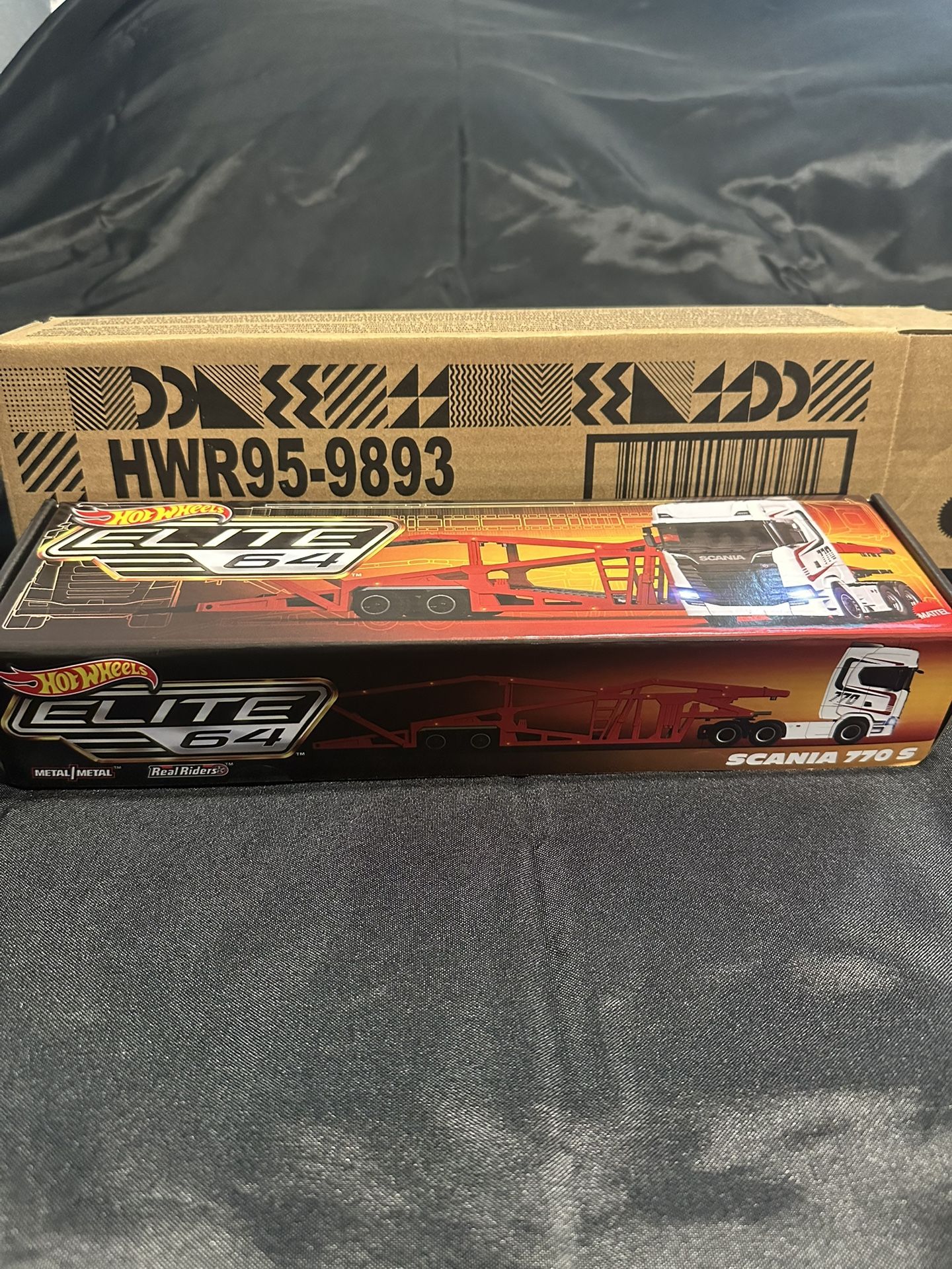 Hot Wheels Elite 64 Scania Tractor Trailer IN HAND SHIPS SAME DAY