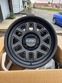 18"  KMC MESA FORGED