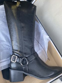Forever 21 boots size 9