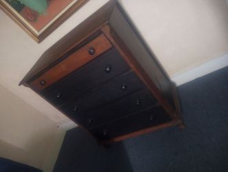 Vintage chest of drawers. WOOD