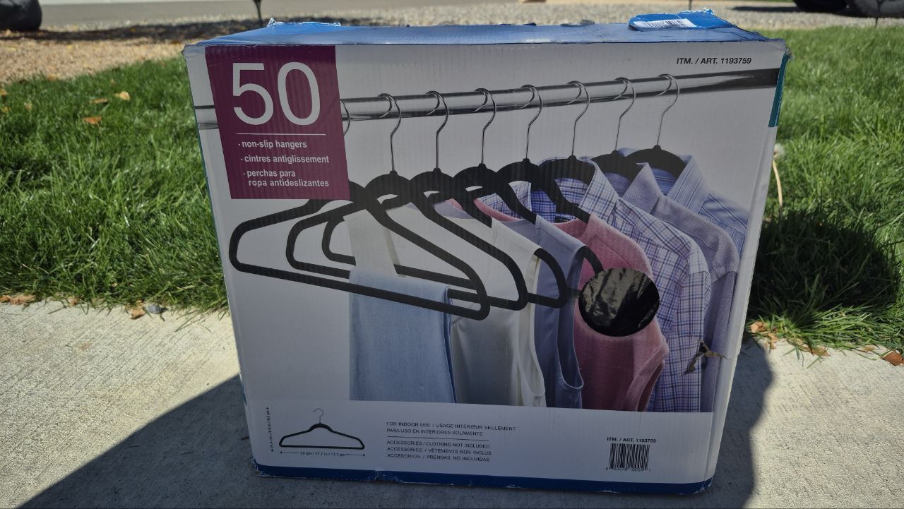 Costco Velvet Hangers – 44 Brand New in Box