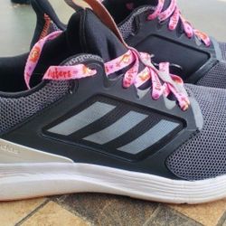 Women's Adidas Tennis Shoe - Size  8