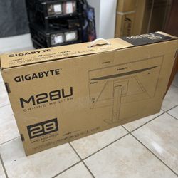 GIGABYTE™ M28U GAMING MONITOR