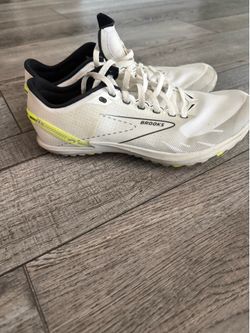 Brooks unisex track shoes