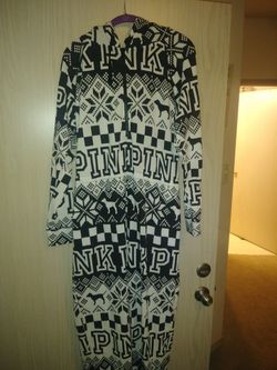 New vs pink pjs size large 35$