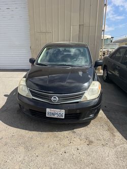 2011 nissan versa