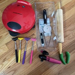 Kitchen Bundle – Waffle Maker + Misc Utensils