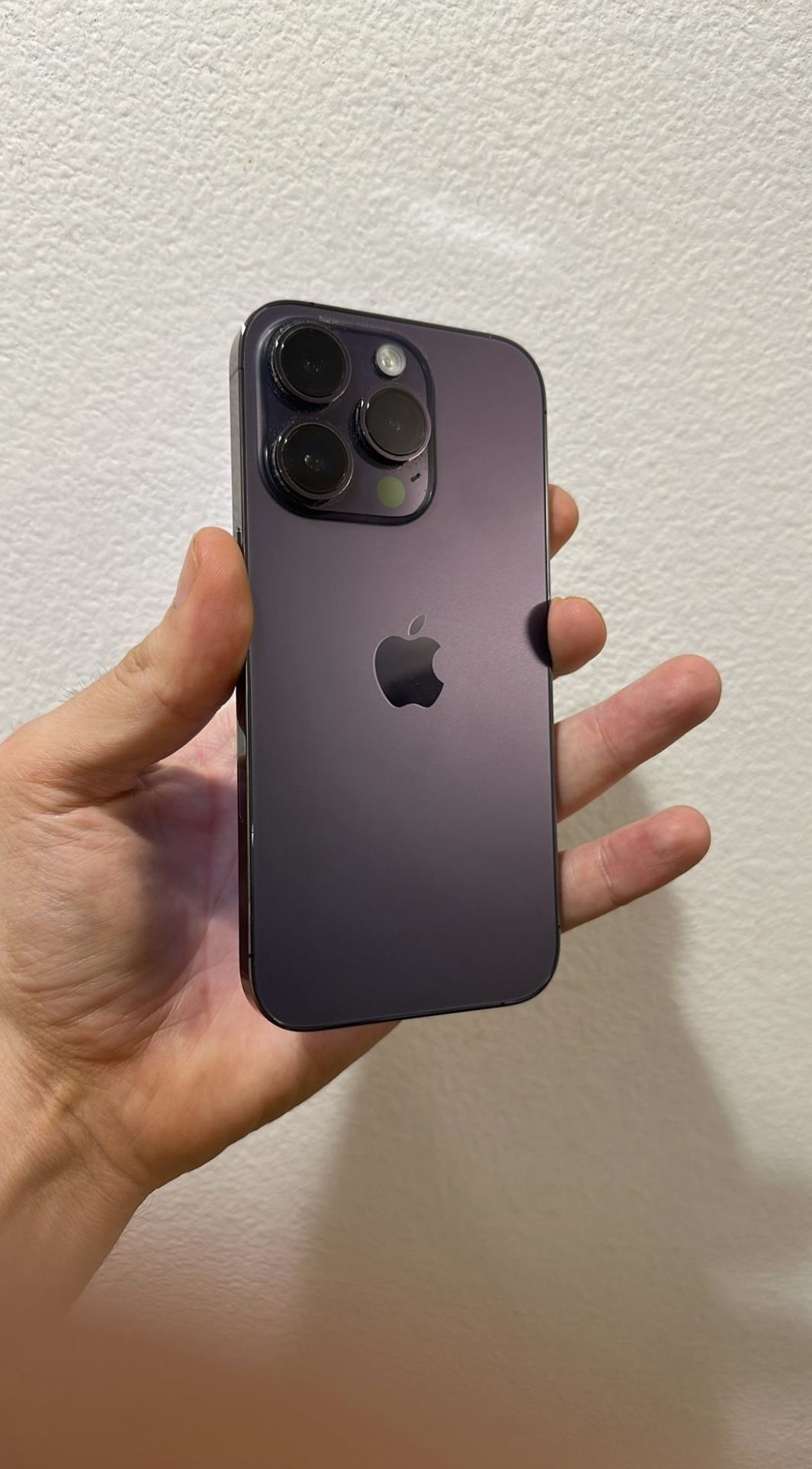 Apple iPhone 14 Pro 256gb AT&T / Cricket ) 10/10 Condition Purple Color