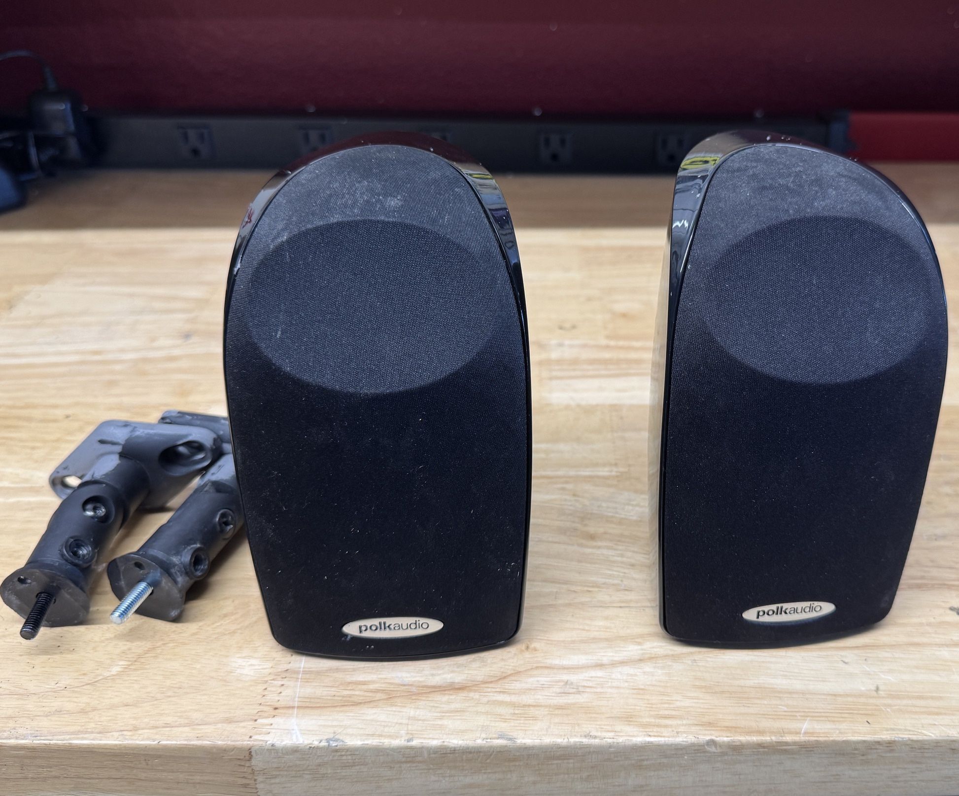 Polk Bookshelf/Satellite Speakers. With Wall Mounts.  