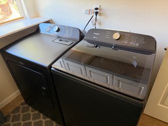 Full size whirlpool washer and dryer