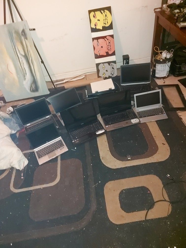 Lots Of Computer And Parts