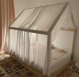 Full Size Bed frame Wooden House 