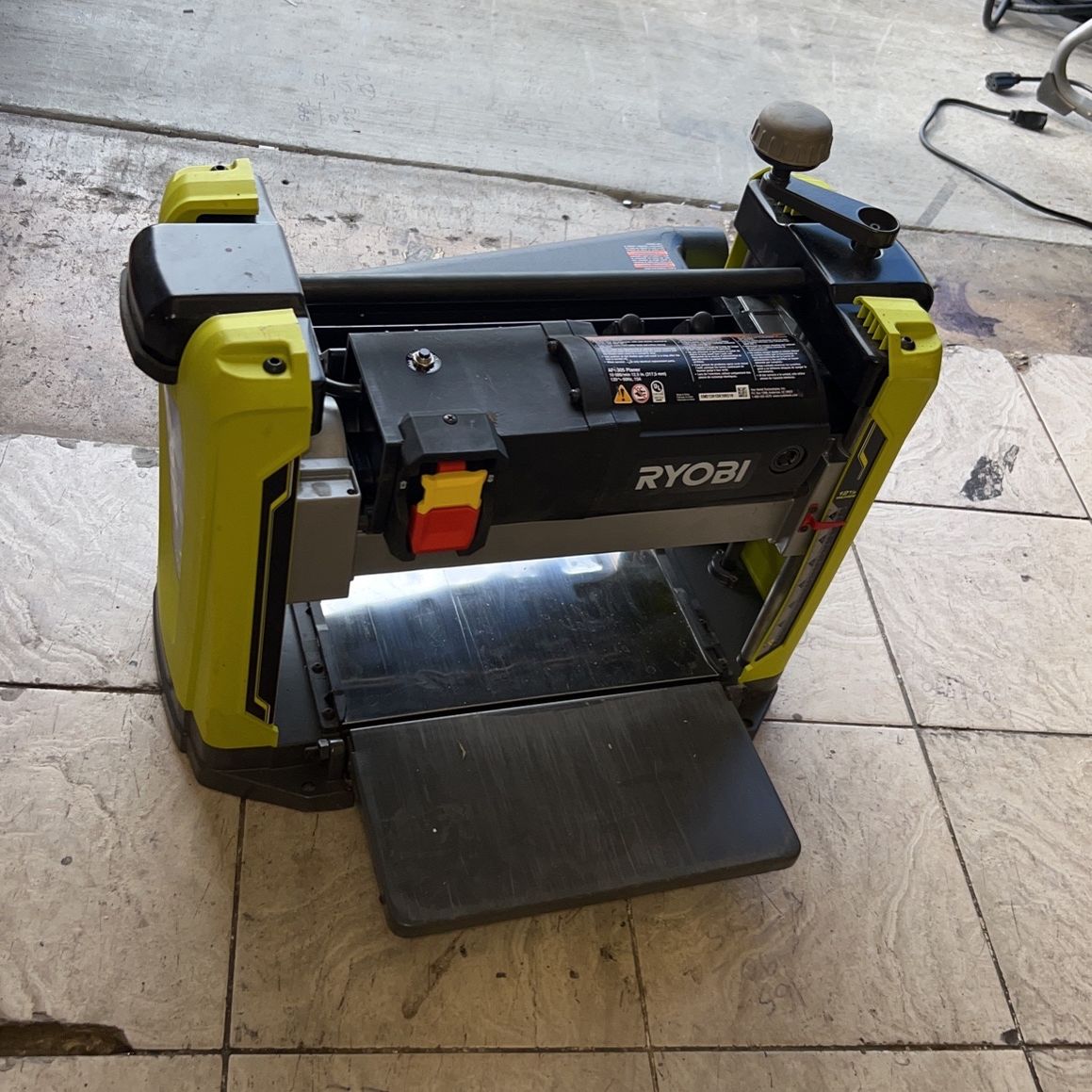 Ryobi 15 Amp 12 1 2 in. Corded Thickness Planer. Need New Blade