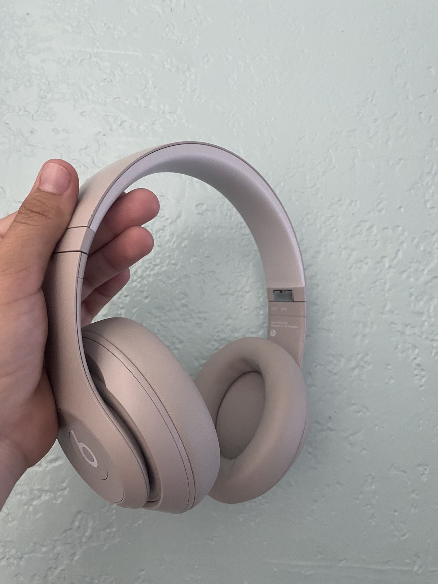 Beats Studio Pro