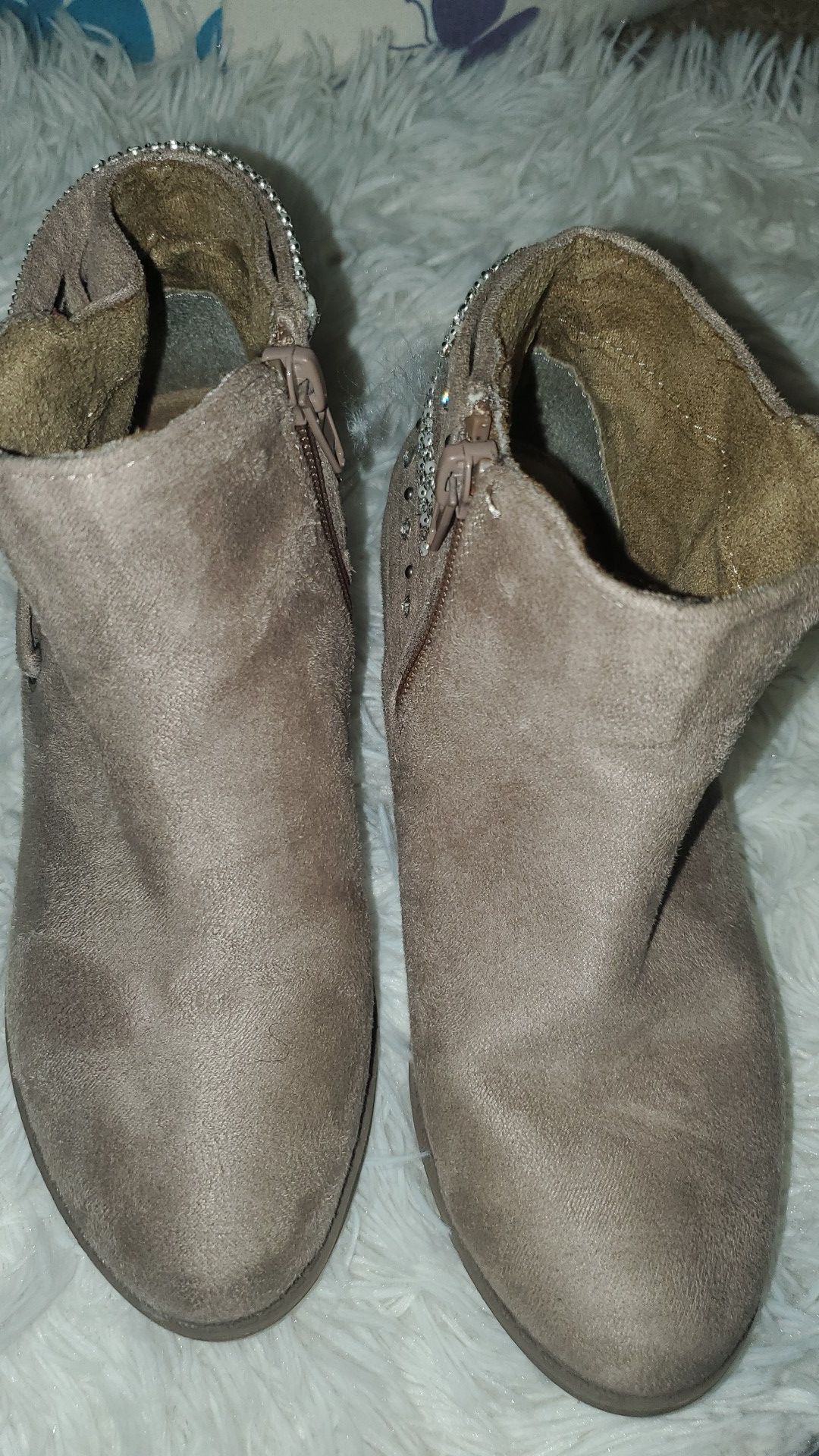 Girl's boots