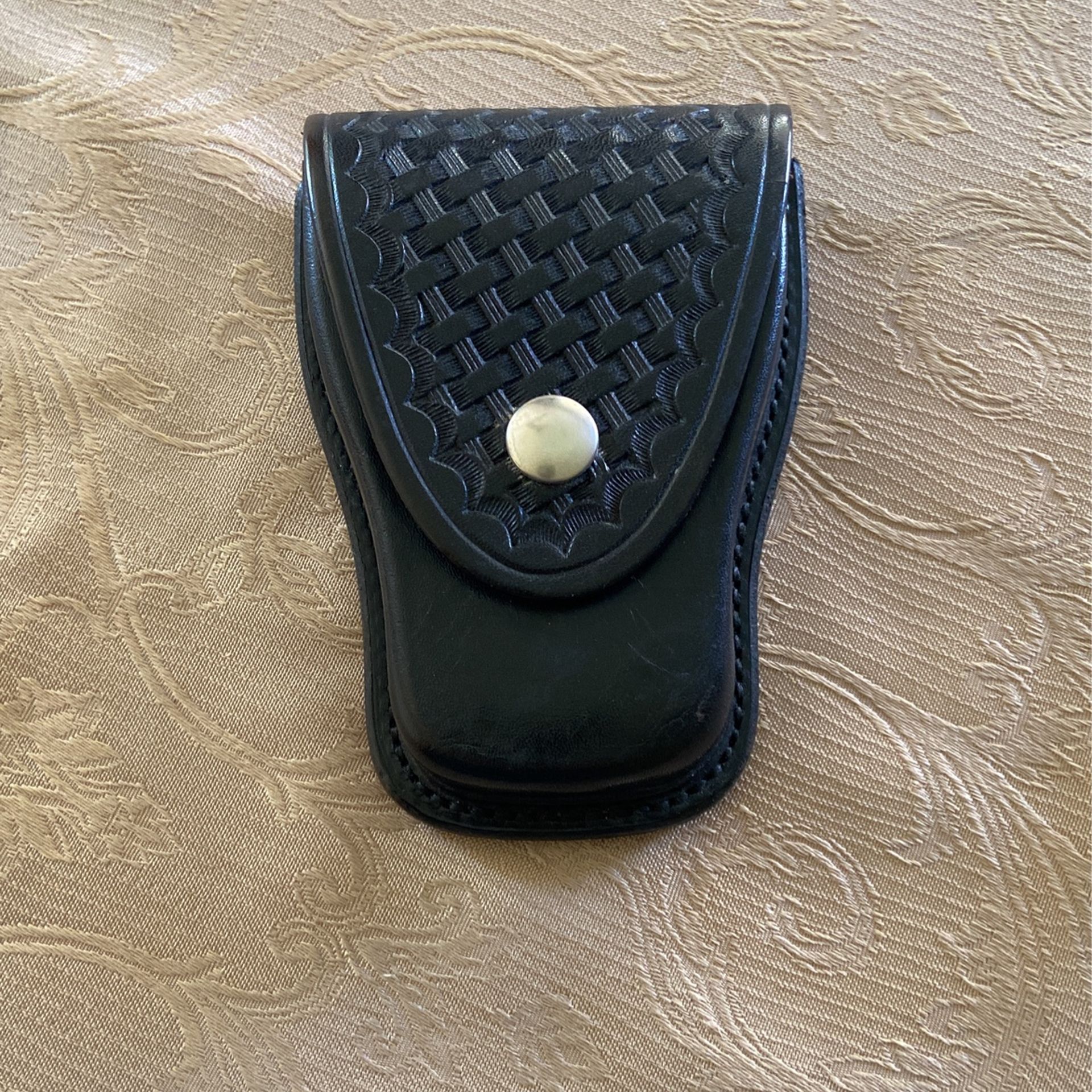 Tex shoemaker oovina handcuff cas