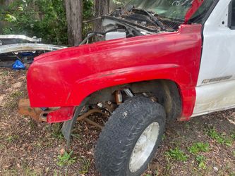 2003–2007 Classic Silverado Front Left Fender — Needs Work