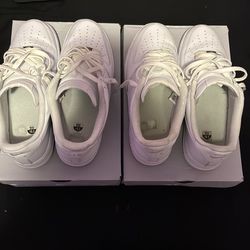 2 Nike Air Force 1’s