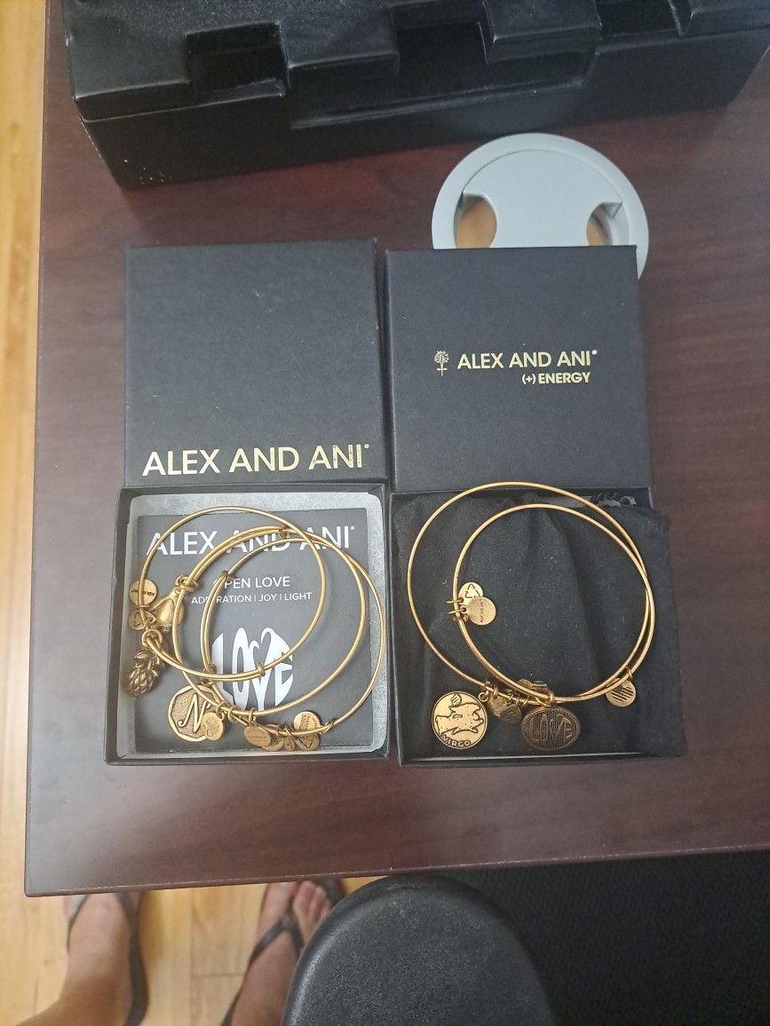 ALEX AND ANI (+)Energy Charm (5)Bracelets