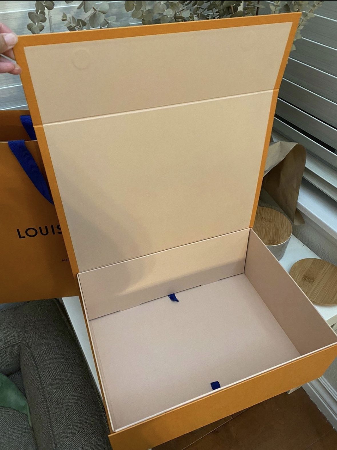Vintage Louis Vuitton Brown Gift Box for Sale in Seattle, WA - OfferUp