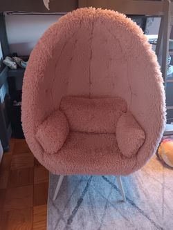 Pottery Barn Faux FUR Egg/cave Chair..