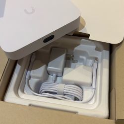 UCG-Ultra (Open Box - Like New) Ubiquiti Cloud Gateway