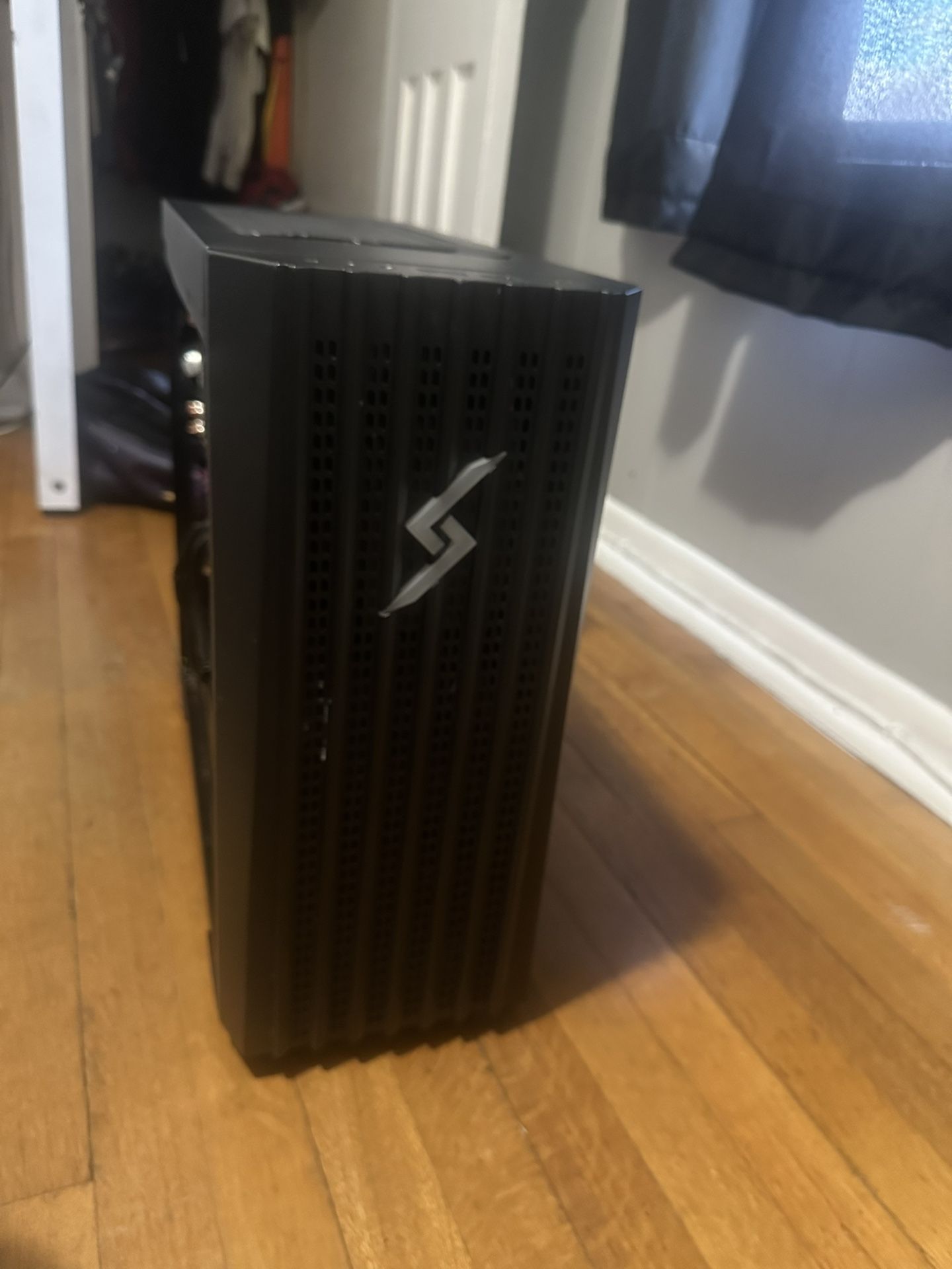 Digital Storm Gaming PC Geforce RTX 3060, 32gb of ram, Intel core i7 - 10700F CPU @2.90GHz
