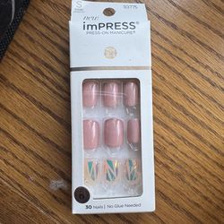 press on nails