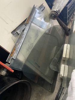 Vw bug 1960 to 1980 , door window glass, rear side vent glass $