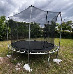 12ft Trampoline w/ Safety Net Enclosure $75 OBO