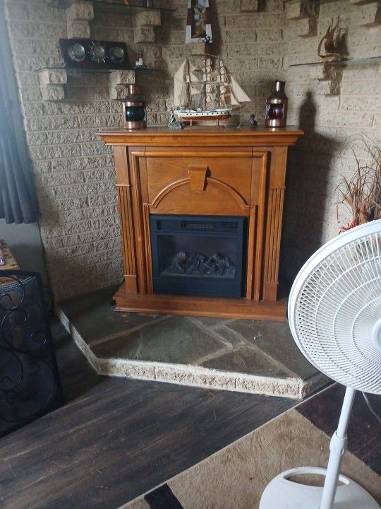 Electric fireplace