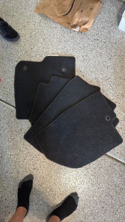 Suburban/silverado car mats Chevy