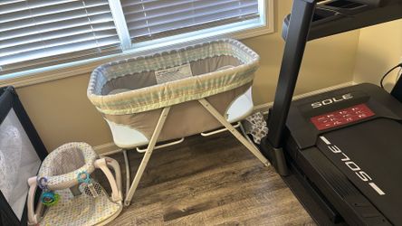 Ingenuity Foldaway Rocking Portable Infant Bassinet