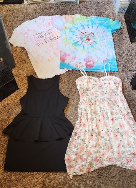 4 Piece Lot Size XL Clothing 2 Dresses 2 Shirts