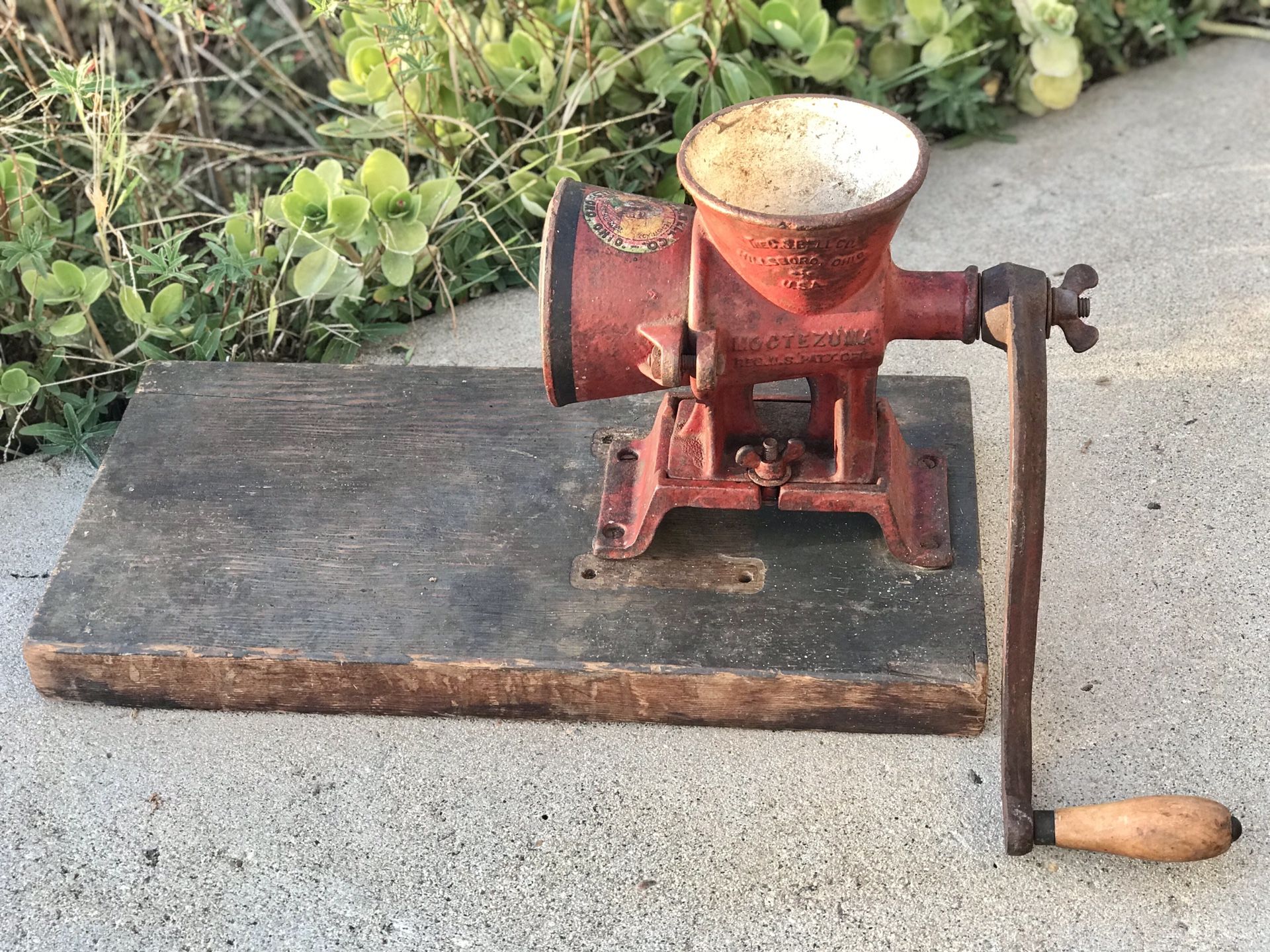 Antique cast iron C.S. Bell & Co. Moctezuma 1906 Grain Mill grinder