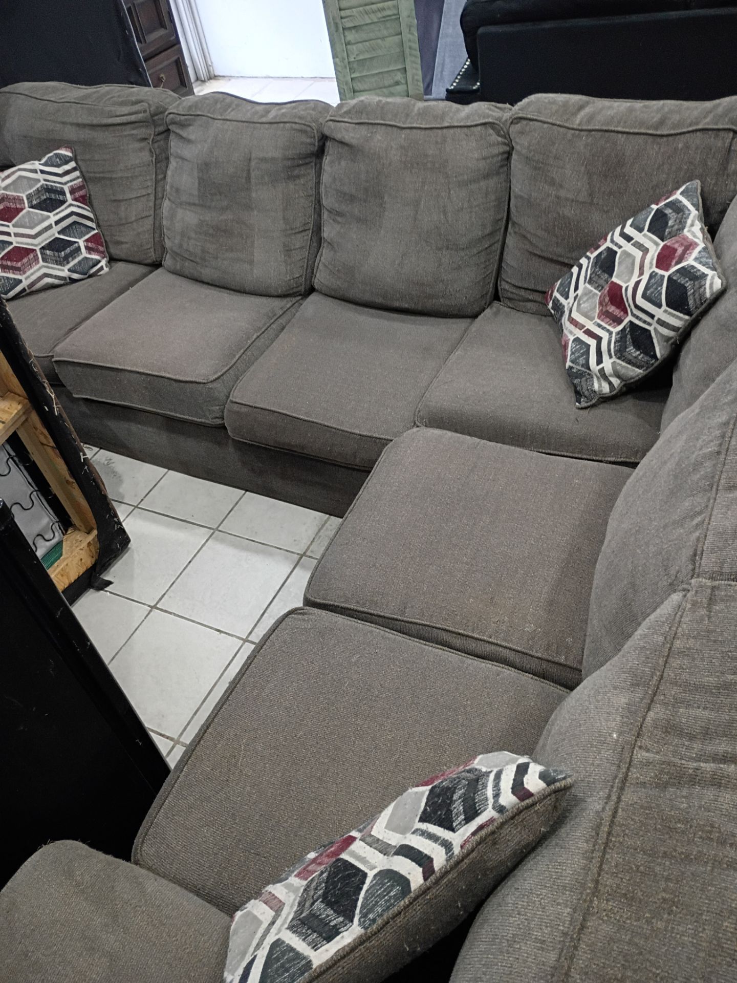Today only 2pc SECTIONAL WONT LAST LONG..near downtown Wichita