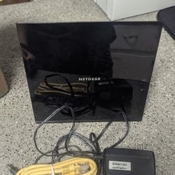 Netgear AC1600 Wi-Fi Cable Modem Router (DOCSIS 3.0, 16x4) – Works Great