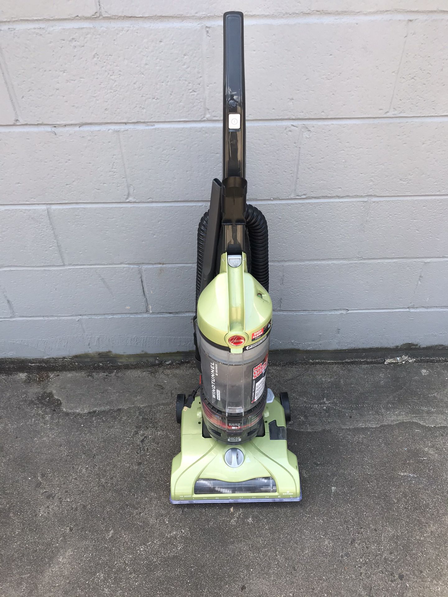 Hoover upright Bagless Vacuum