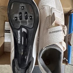 Shimano women’s cycling shoes