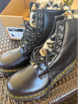 Dr. Martens 1460 Serena Leo Dark Grey Leopard Faux Fur Lined Boots US 6