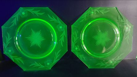 Beautiful Vintage Heisey Green Uranium Glass Plates with Design