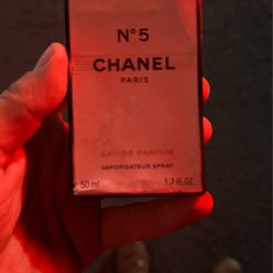 Chanel No5 Perfume. Full Bottle 