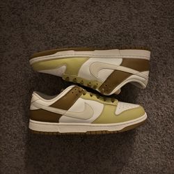 Nike Dunks “Bronzine” Size 13M